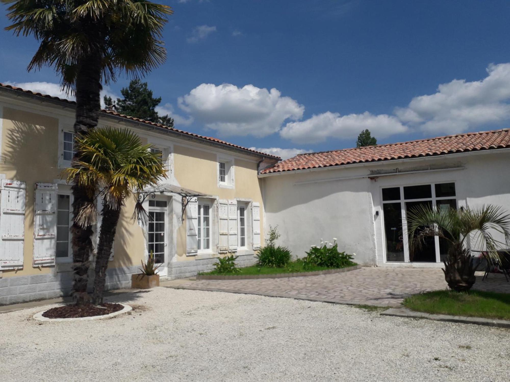 O Calme Hotel Brizambourg Exterior foto